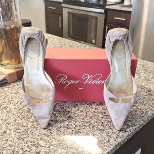 Roger Vivier Women's Light Gray Suede Heels 7.5